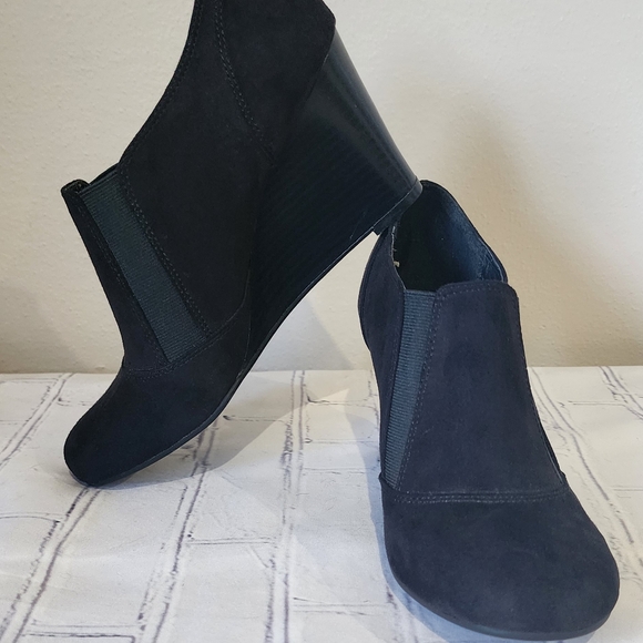 Covington Wedges - Picture 9 of 9